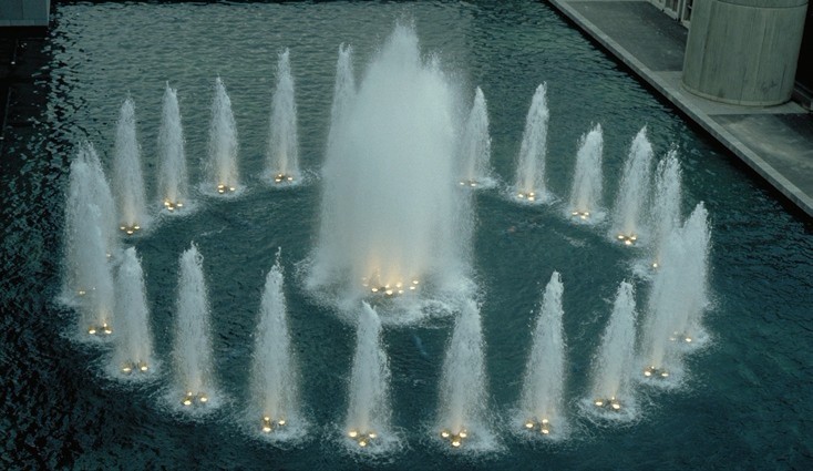 人工湖景观喷泉